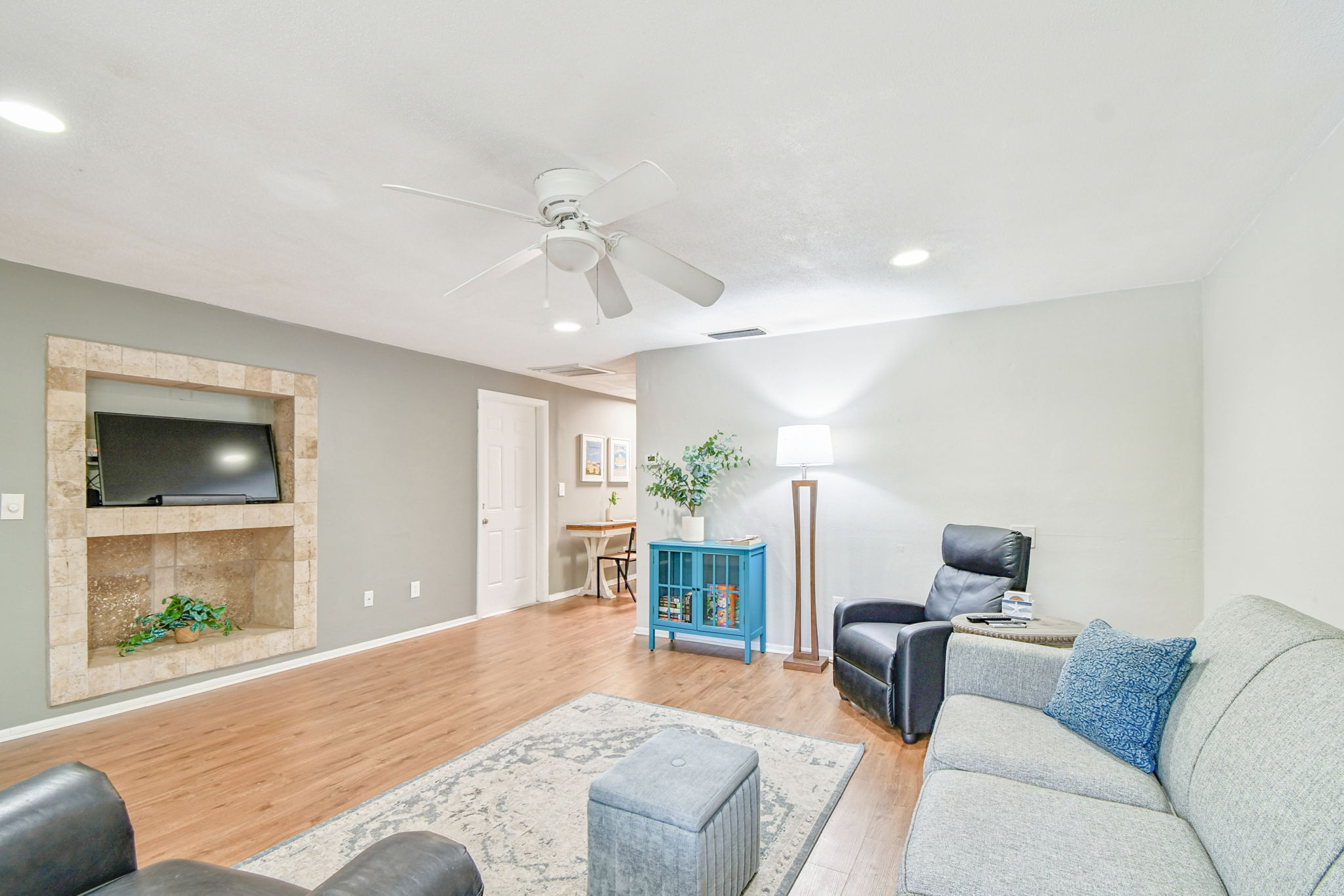 Dunedin, Florida, 34698, United States, 2 Bedrooms Bedrooms, ,1 BathroomBathrooms,Residential,For Sale,1983478