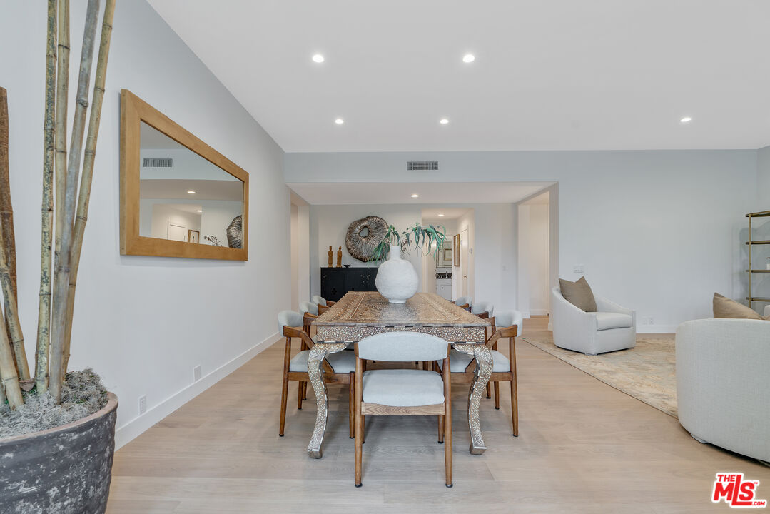 Los Angeles, California, 90067, United States, 2 Bedrooms Bedrooms, ,3 BathroomsBathrooms,Residential,For Sale,1901982