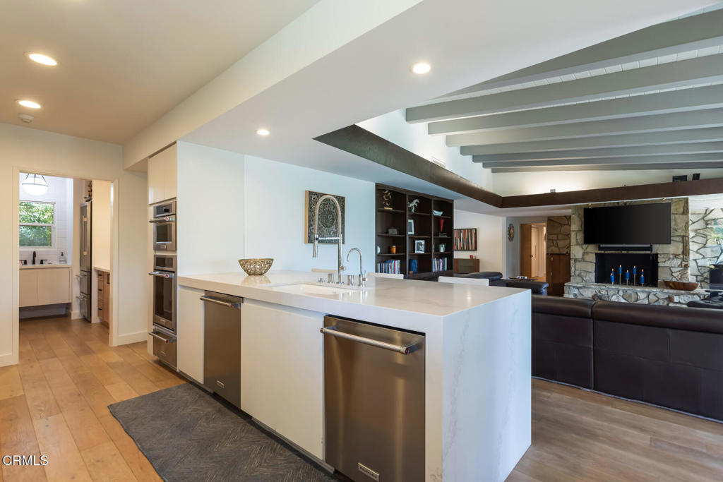La Canada Flintridge, California, 91011, United States, 3 Bedrooms Bedrooms, ,3 BathroomsBathrooms,Residential,For Sale,1941612