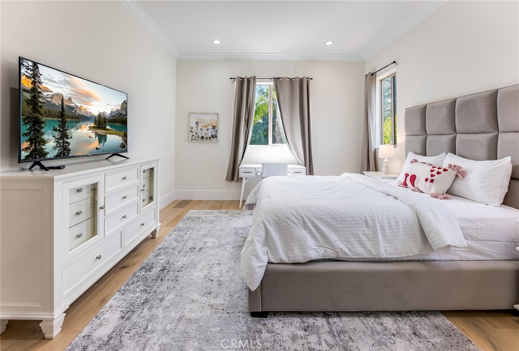 Woodland Hills, California, 91367, United States, 5 Bedrooms Bedrooms, ,6 BathroomsBathrooms,Residential,For Sale,1973826