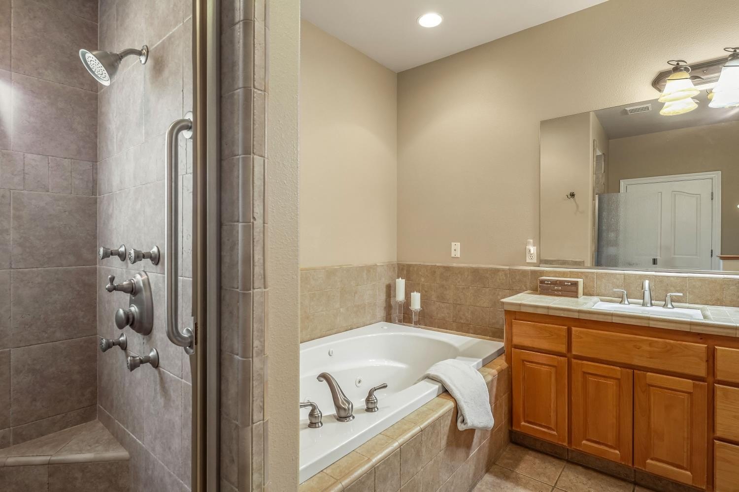 Valley Springs, California, 95252, United States, 3 Bedrooms Bedrooms, ,4 BathroomsBathrooms,Residential,For Sale,1981868