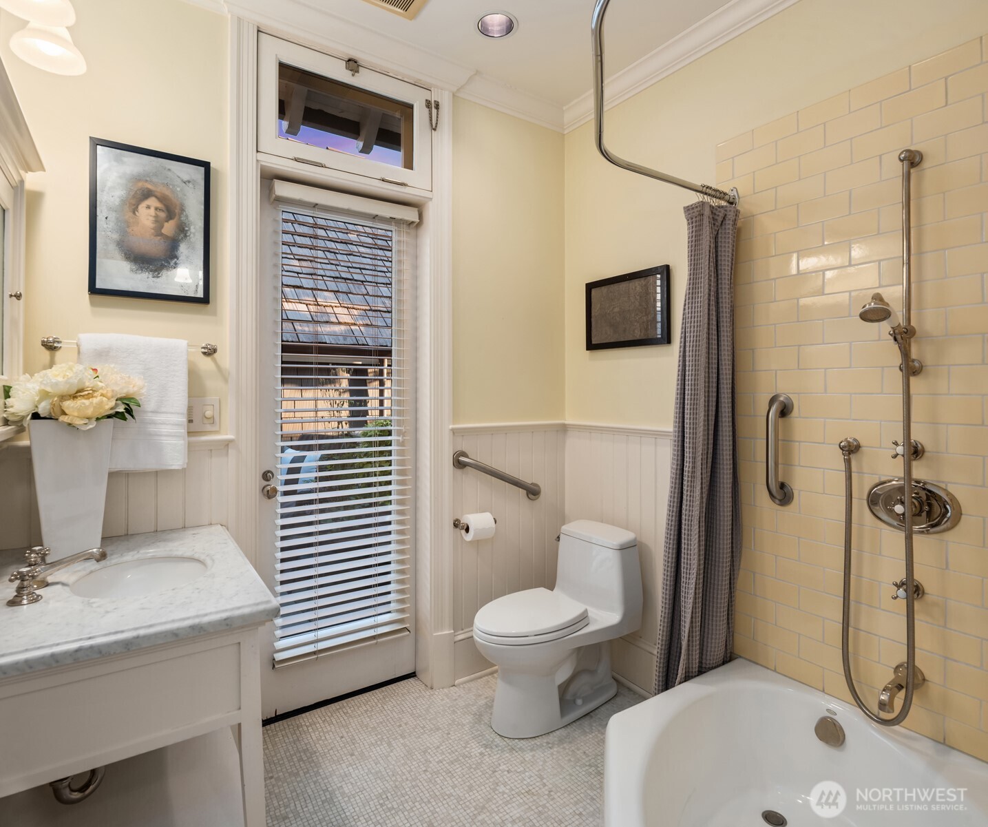 Seattle, Washington, 98102, United States, 5 Bedrooms Bedrooms, ,6 BathroomsBathrooms,Residential,For Sale,1891180