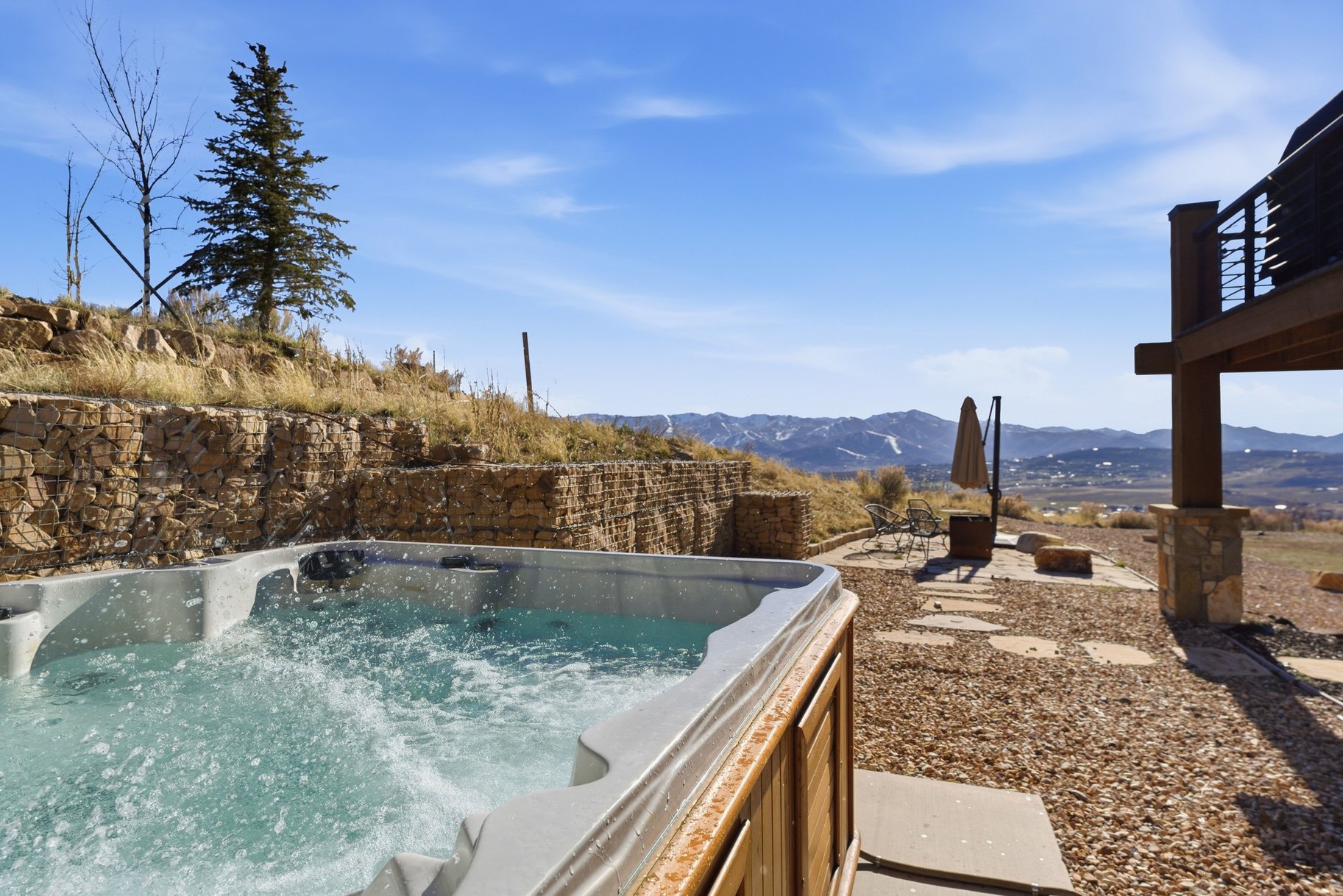  Beautiful Home with Forever Unobstructed Views on 10 Acres - 物件實景