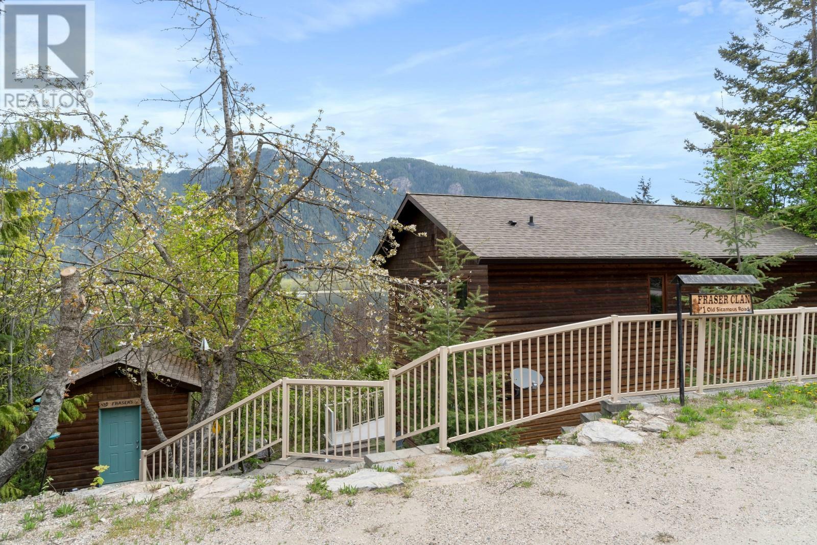 SICAMOUS, British Columbia, V0E 2V0, CA, 4 Bedrooms Bedrooms, ,3 BathroomsBathrooms,Residential,For Sale,1837612