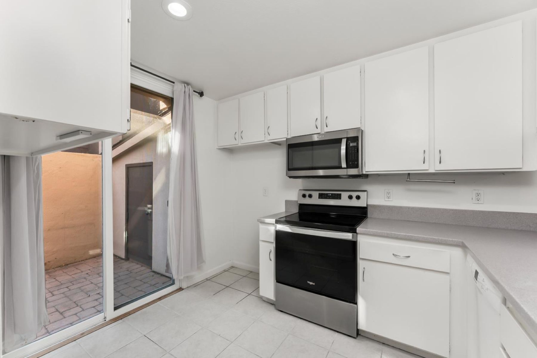  709 Woodside Lane East #2, Sacramento, CA 95825 - 物件實景