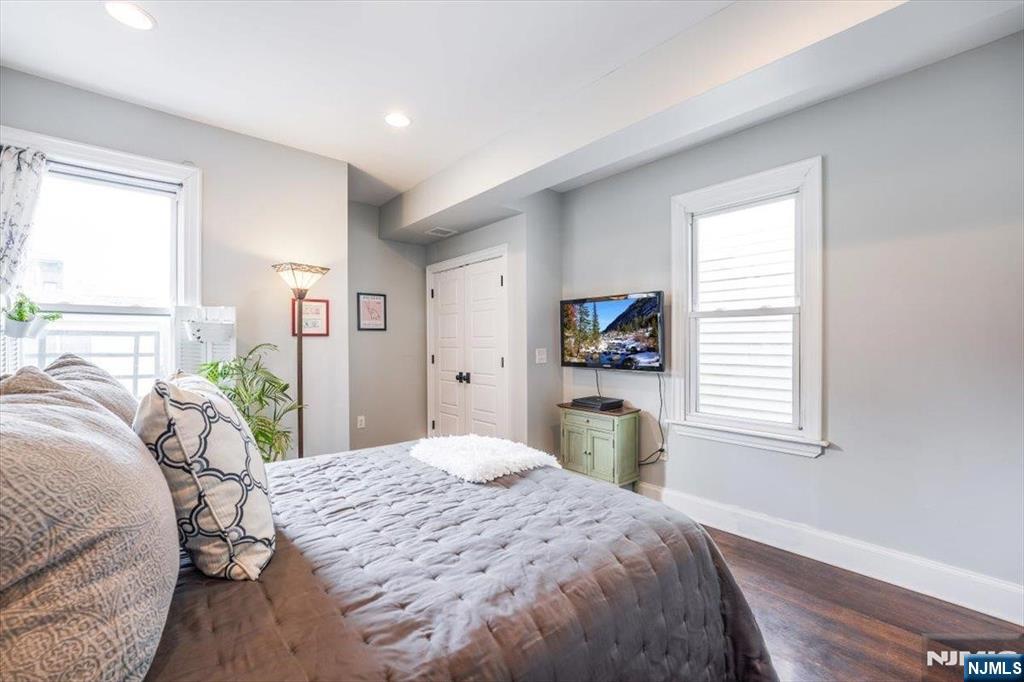 Jersey City, New Jersey, 07302, United States, 1 Bedroom Bedrooms, ,1 BathroomBathrooms,Residential,For Sale,1874019