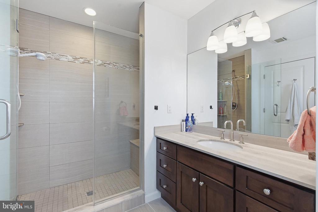 Manahawkin, New Jersey, 08050, United States, 4 Bedrooms Bedrooms, ,3 BathroomsBathrooms,Residential,For Sale,2005784