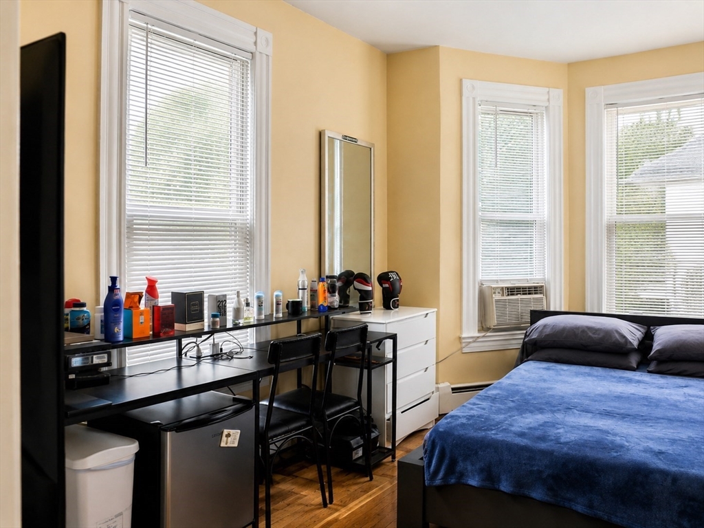 Lynn, Massachusetts, 01904, United States, 8 Bedrooms Bedrooms, ,4 BathroomsBathrooms,Residential,For Sale,2048098