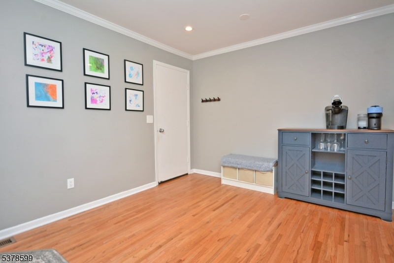 Bedminster Twp., New Jersey, 07921, United States, 3 Bedrooms Bedrooms, ,4 BathroomsBathrooms,Residential,For Sale,1989637