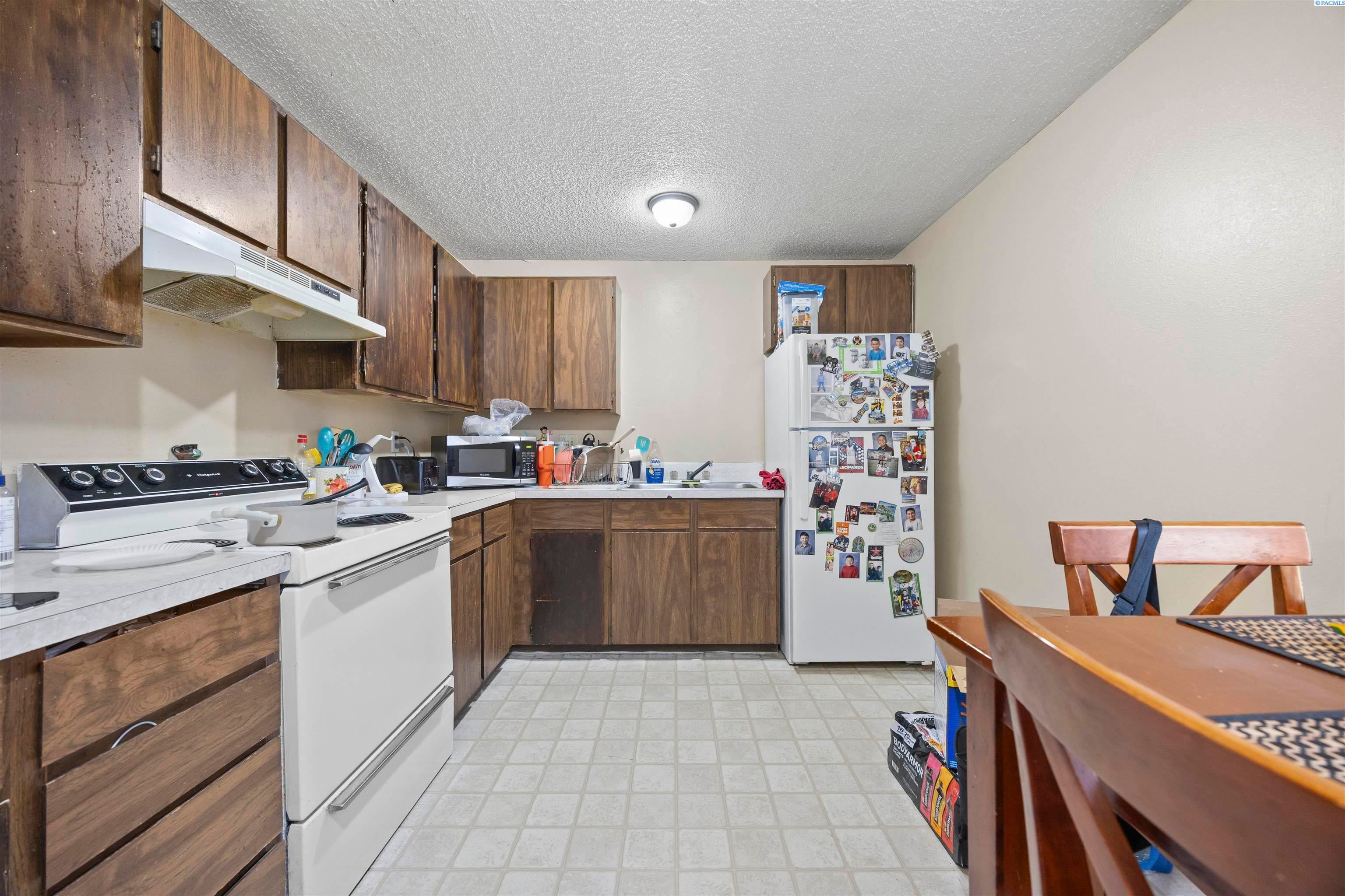 Zillah, Washington, 98953, United States, 9 Bedrooms Bedrooms, ,Residential,For Sale,2013273