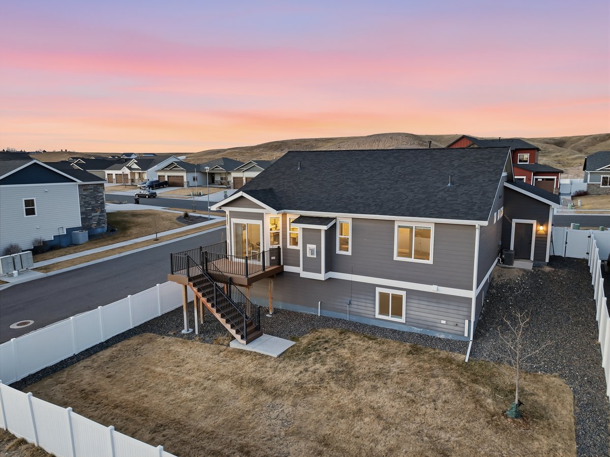 Cheyenne, Wyoming, 82009, United States, 5 Bedrooms Bedrooms, ,3 BathroomsBathrooms,Residential,For Sale,2012088