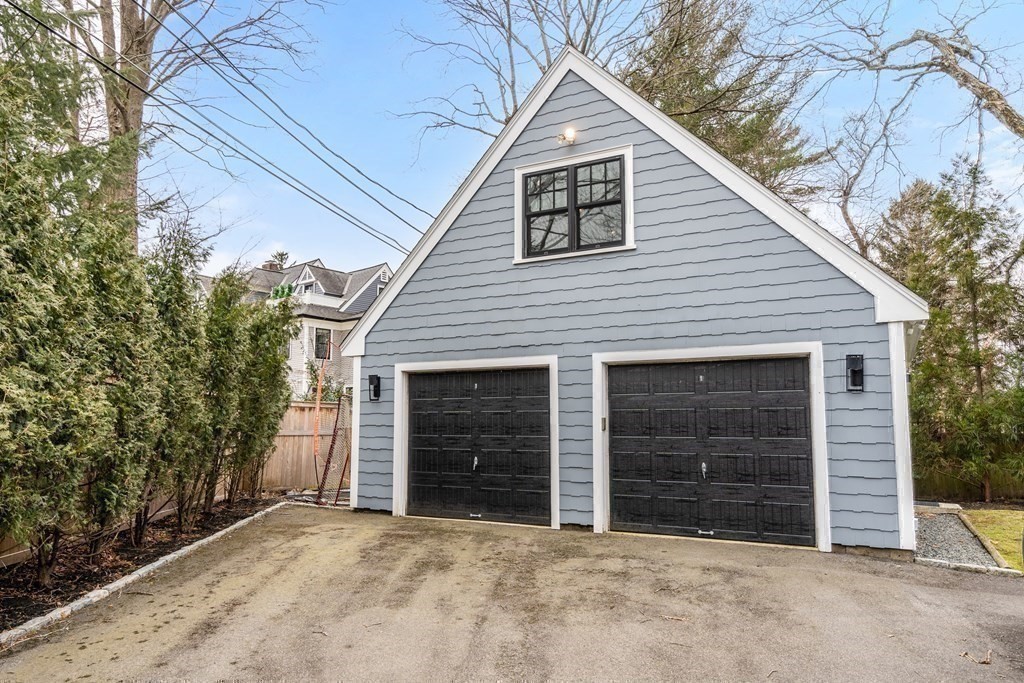 Newton, Massachusetts, 02465, United States, 5 Bedrooms Bedrooms, ,6 BathroomsBathrooms,Residential,For Sale,1908545