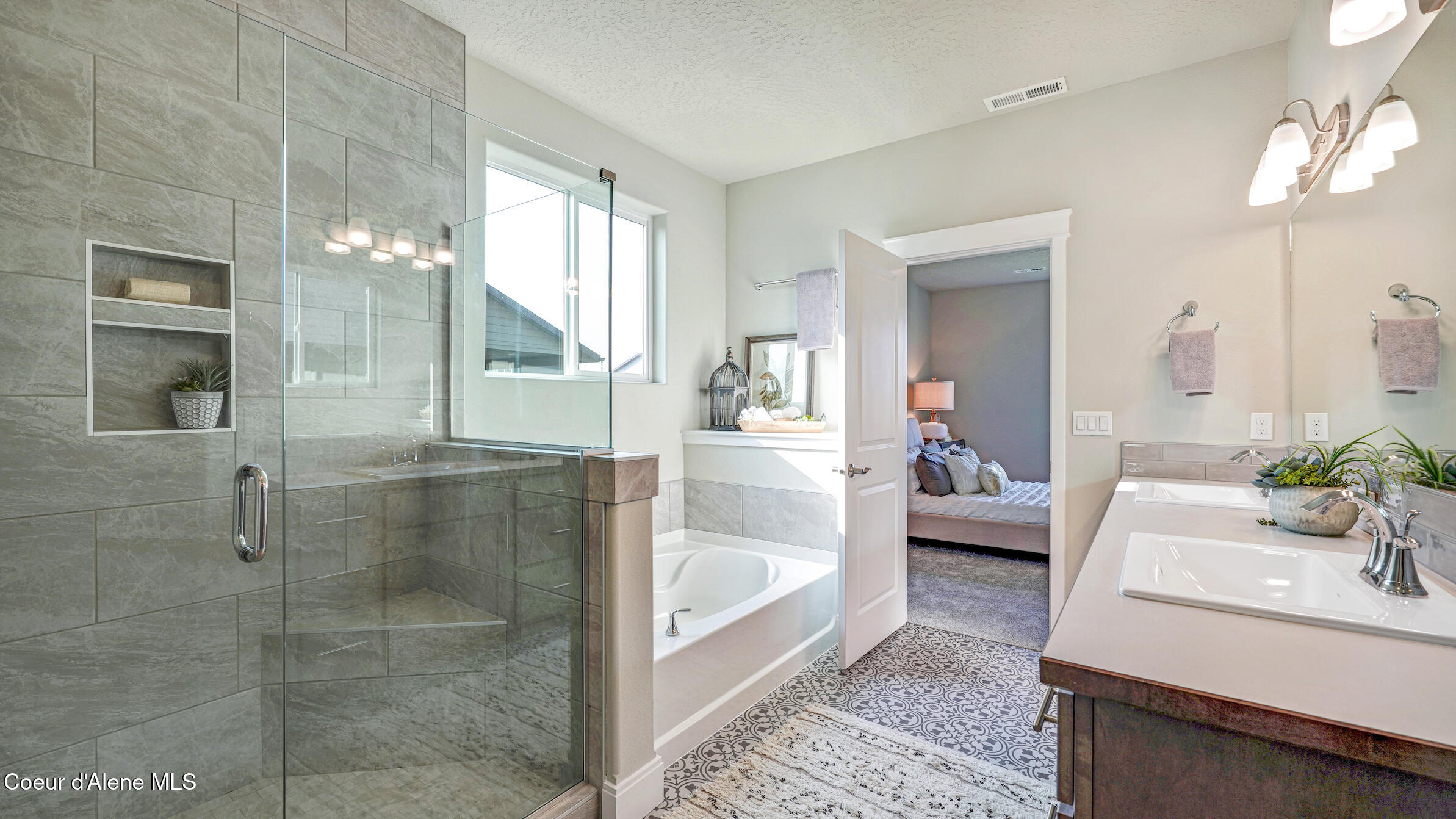 Rathdrum, Idaho, 83858, United States, 3 Bedrooms Bedrooms, ,Residential,For Sale,1998961