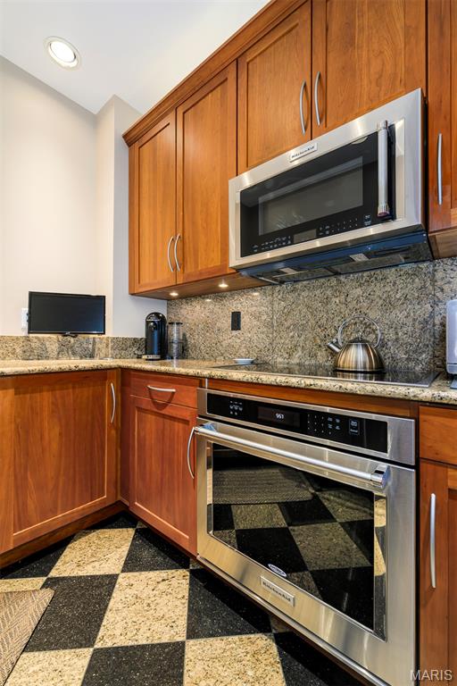 St Louis, Missouri, 63105, United States, 2 Bedrooms Bedrooms, ,2 BathroomsBathrooms,Residential,For Sale,1828450