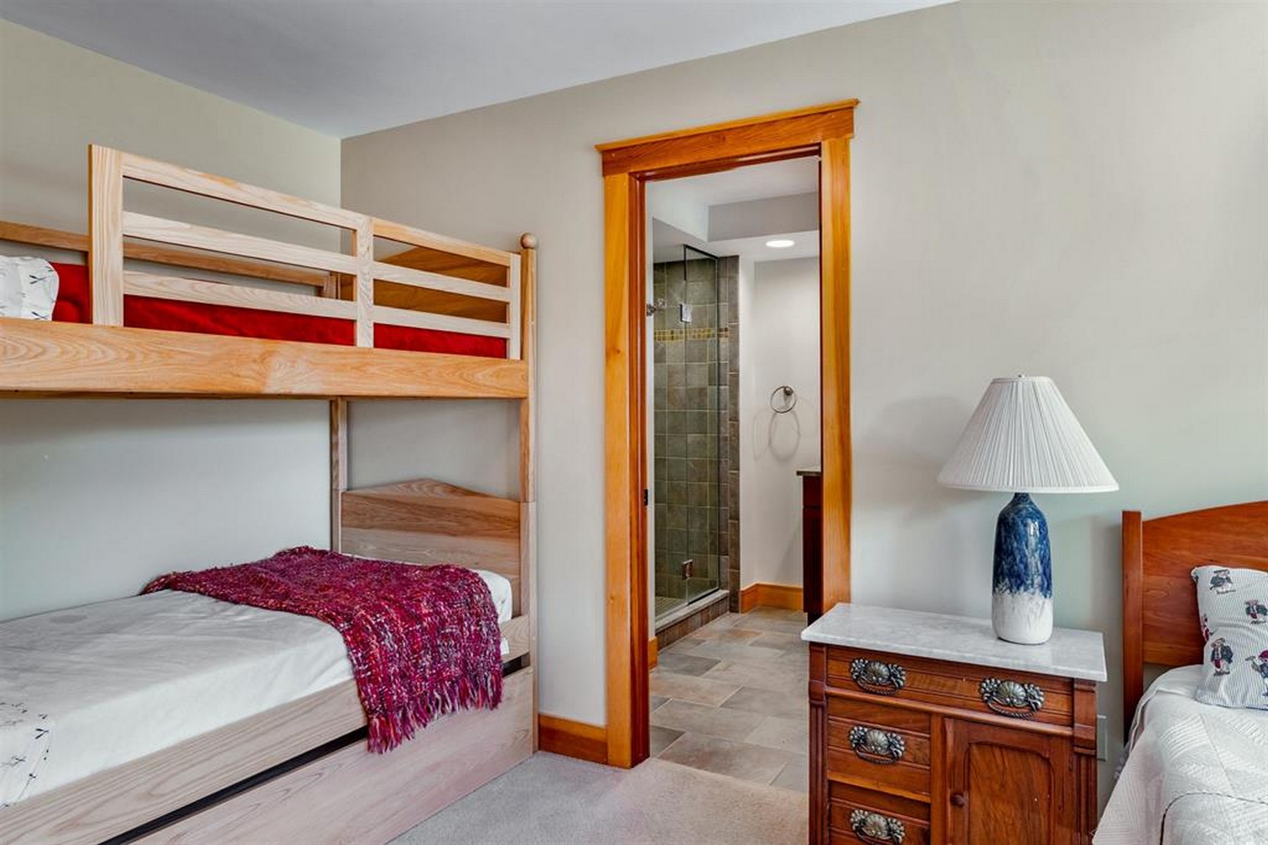  947 Oak Hill Road - 物件實景