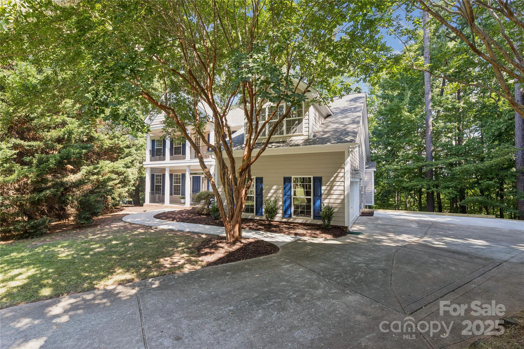 Tega Cay, South Carolina, 29708, United States, 4 Bedrooms Bedrooms, ,4 BathroomsBathrooms,Residential,For Sale,1906873