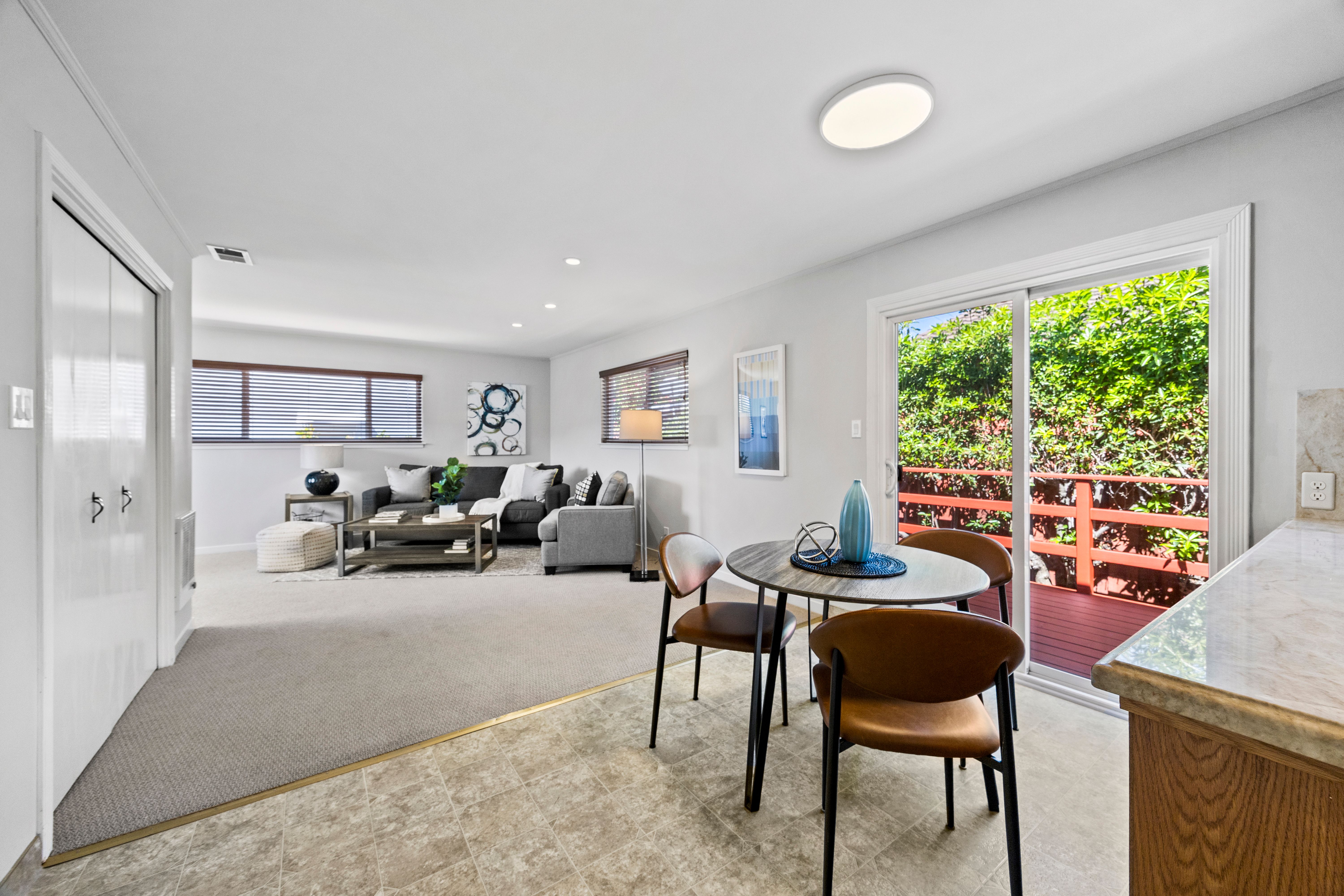  Single Story Rancher in Desirable San Mateo Village - 物件實景