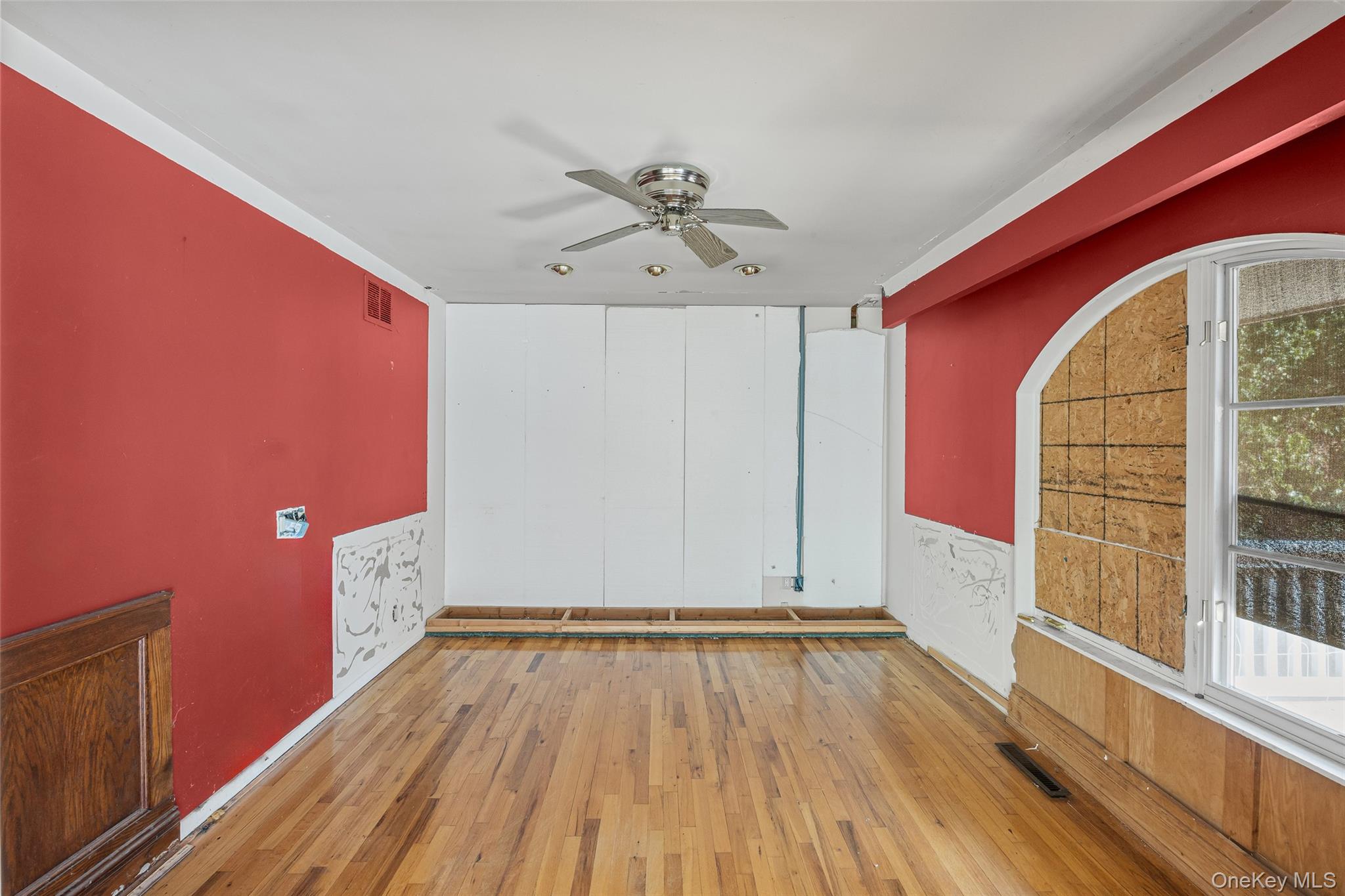 Asharoken, New York, 11768, United States, 4 Bedrooms Bedrooms, ,3 BathroomsBathrooms,Residential,For Sale,1973791