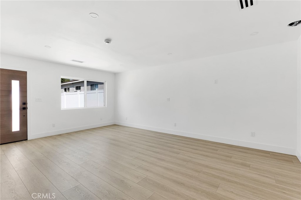 Arleta, California, 91331, United States, 6 Bedrooms Bedrooms, ,4 BathroomsBathrooms,Residential,For Sale,1941293