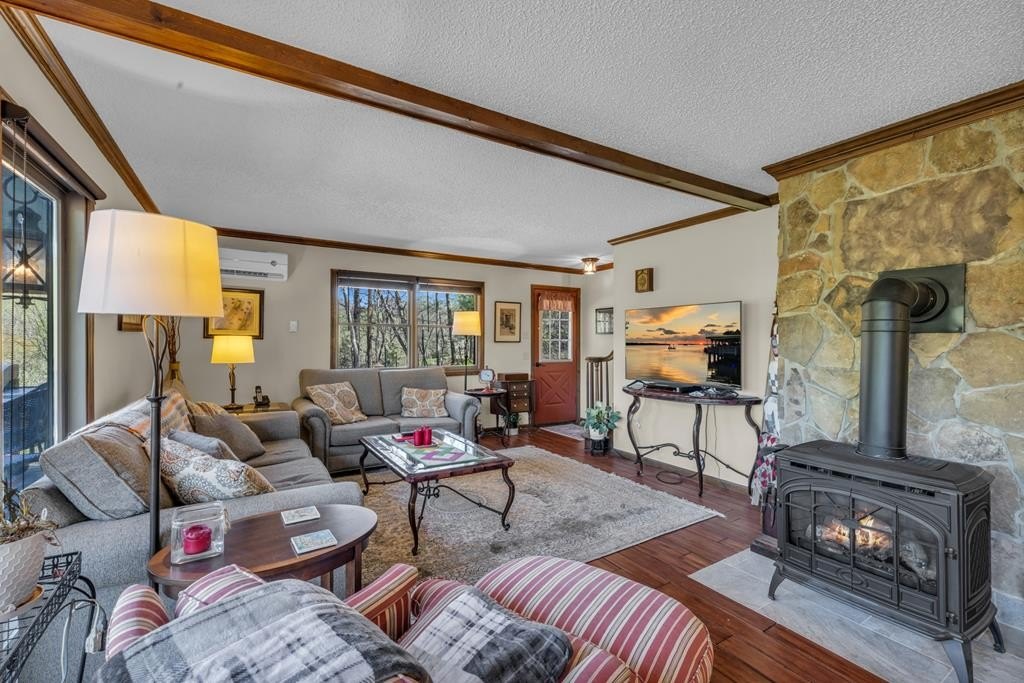Hayesville, North Carolina, 28904, United States, 3 Bedrooms Bedrooms, ,3 BathroomsBathrooms,Residential,For Sale,1834730