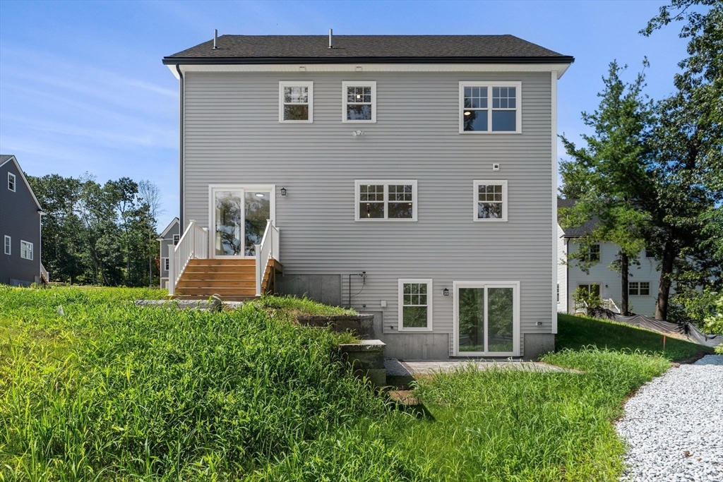 Haverhill, Massachusetts, 01832, United States, 3 Bedrooms Bedrooms, ,4 BathroomsBathrooms,Residential,For Sale,1827330