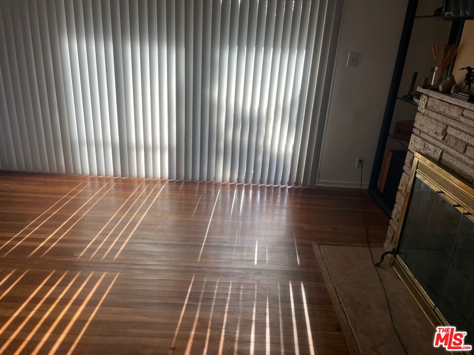 Van Nuys, California, 91411, United States, 2 Bedrooms Bedrooms, ,2 BathroomsBathrooms,Residential,For Sale,1903696
