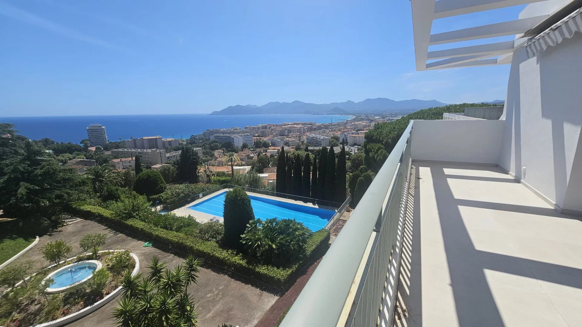 Cannes, Provence-Alpes-Côte d’Azur, 06400, FR, 2 Bedrooms Bedrooms, ,2 BathroomsBathrooms,Residential,For Sale,1900962