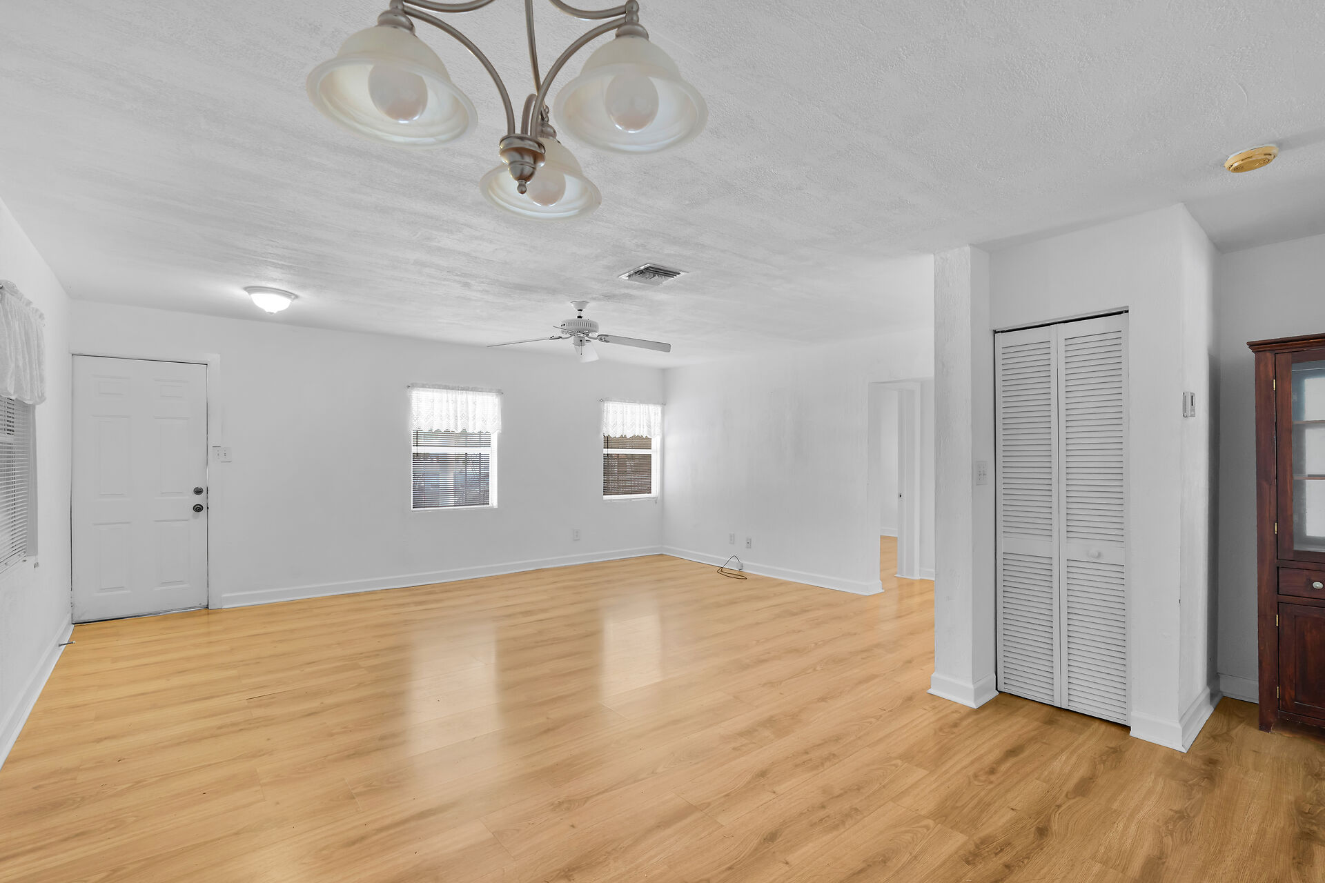  2804 Harris Ave - 物件實景