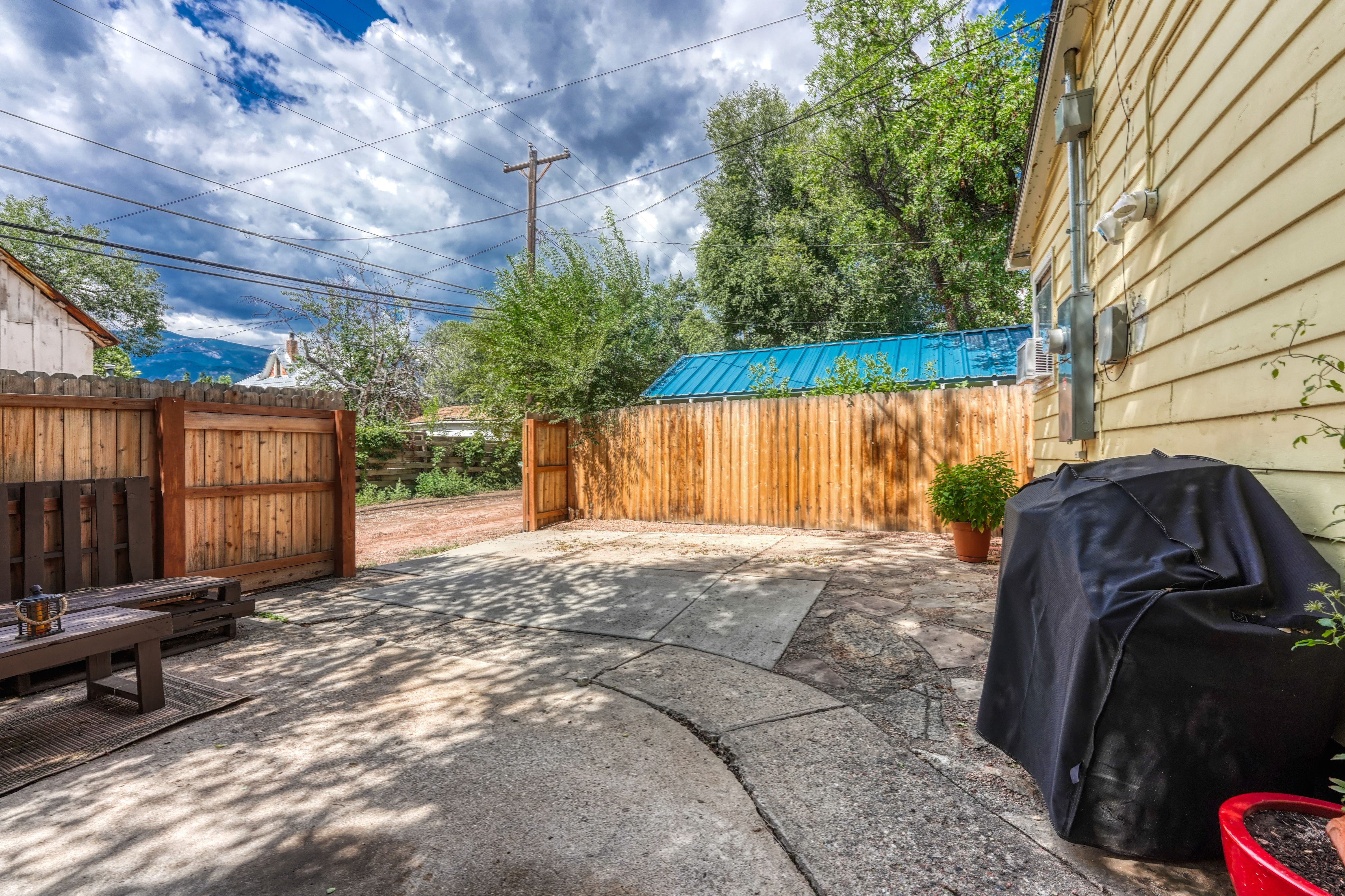  Ideally Located Ranch in the Heart of Colorado Springs’ Sought-After Westside - 物件實景