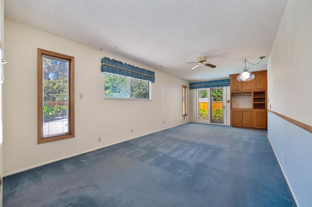 Roseville, California, 95678, United States, 3 Bedrooms Bedrooms, ,2 BathroomsBathrooms,Residential,For Sale,1940546