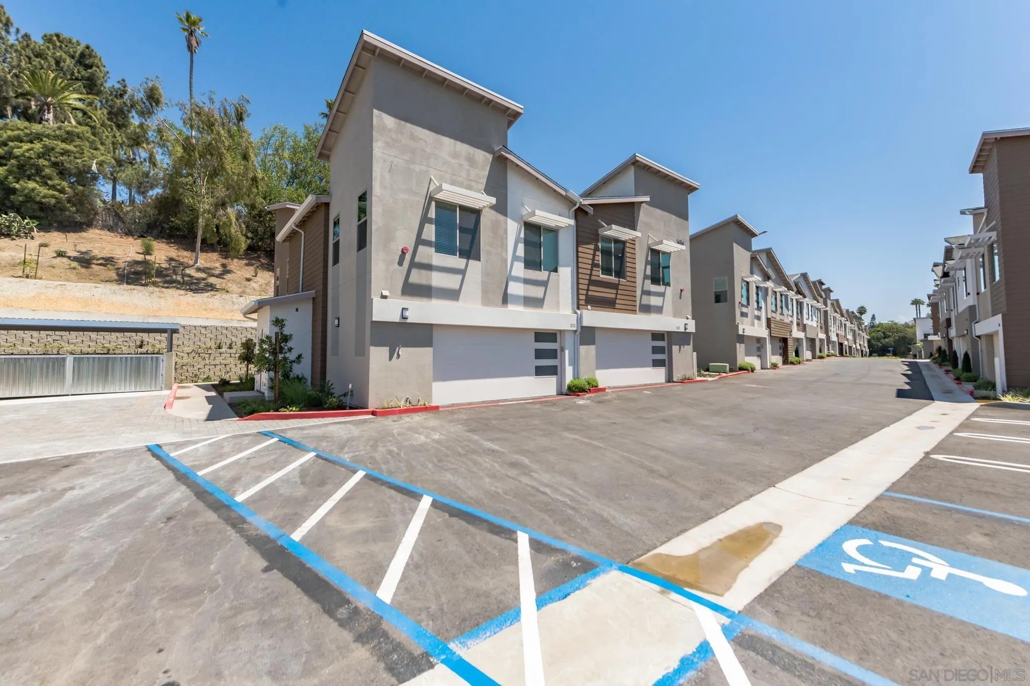 Vista, California, 92084, United States, 90 Bedrooms Bedrooms, ,112 BathroomsBathrooms,Residential,For Sale,1902308