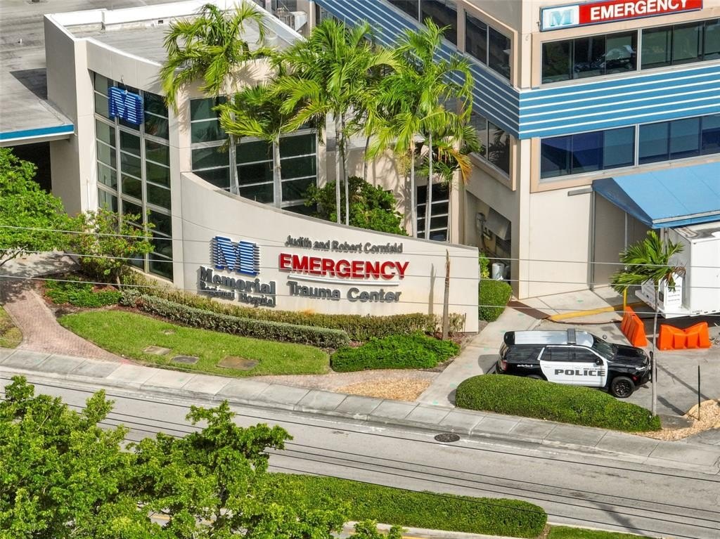 Hollywood, Florida, 33021, United States, 2 Bedrooms Bedrooms, ,1 BathroomBathrooms,Residential,For Sale,1982688