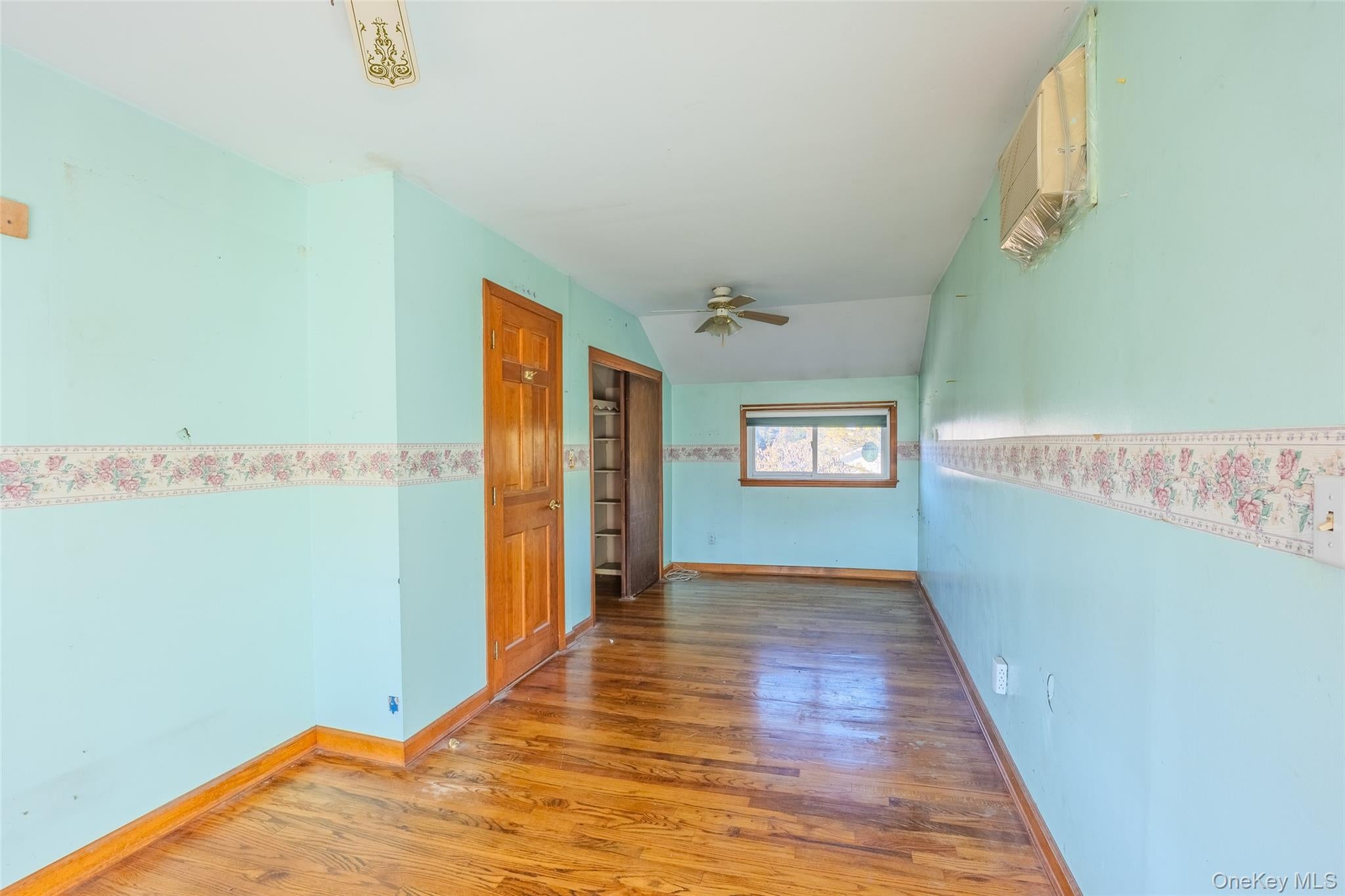 Islip Terrace, New York, 11752, United States, 3 Bedrooms Bedrooms, ,2 BathroomsBathrooms,Residential,For Sale,2006147