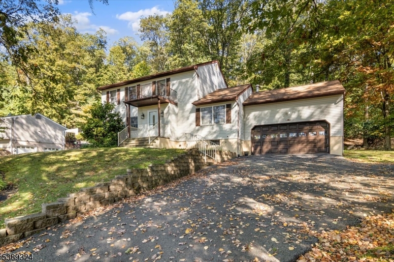 Rockaway Twp., New Jersey, 07866-2817, United States, 4 Bedrooms Bedrooms, ,3 BathroomsBathrooms,Residential,For Sale,1983122