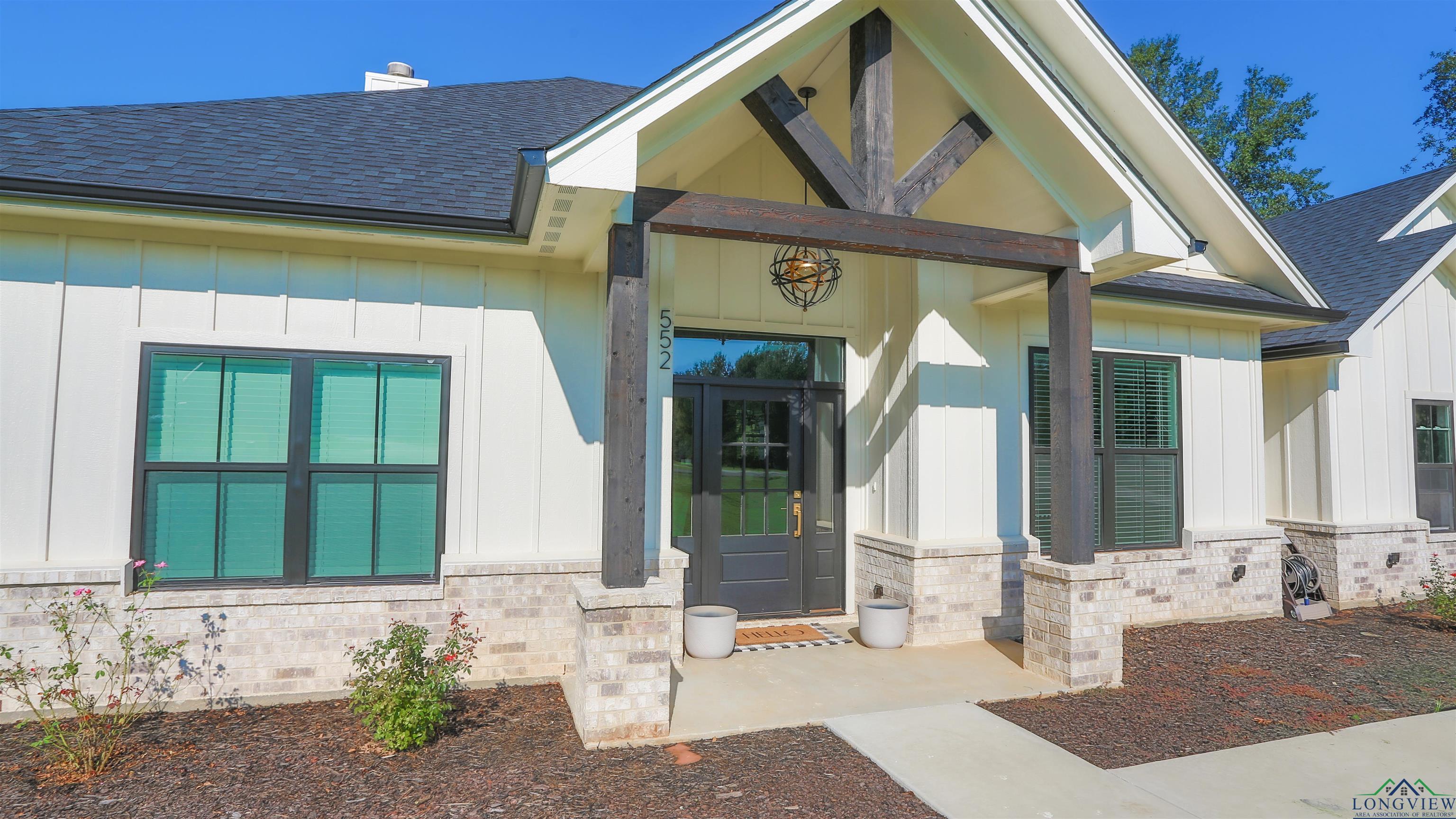 Marshall, Texas, 75672, United States, 4 Bedrooms Bedrooms, ,3 BathroomsBathrooms,Residential,For Sale,1979754