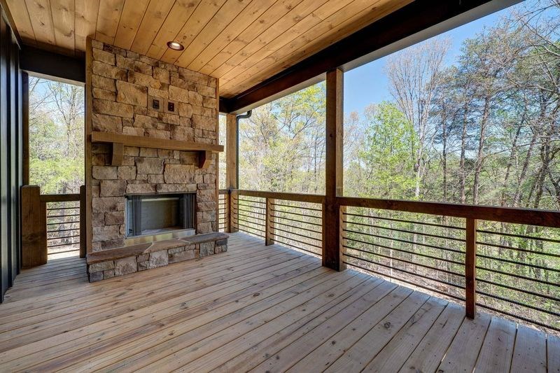 Ellijay, Georgia, 30536, United States, 3 Bedrooms Bedrooms, ,2 BathroomsBathrooms,Residential,For Sale,1944985