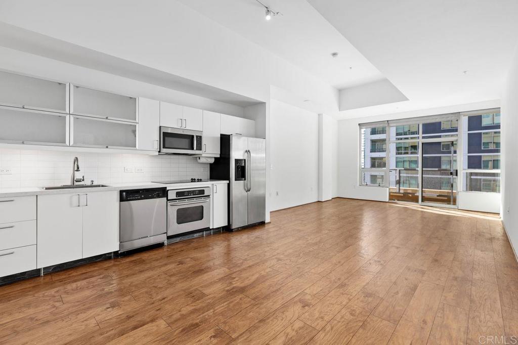 San Diego, California, 92101, United States, 2 Bedrooms Bedrooms, ,2 BathroomsBathrooms,Residential,For Sale,1992080