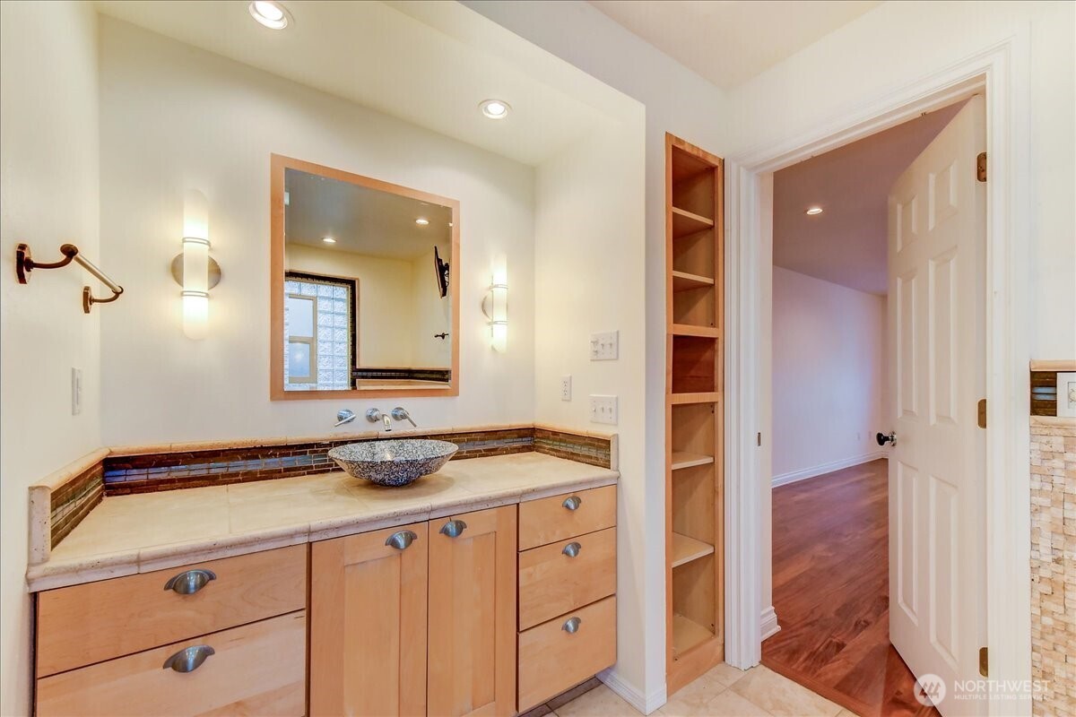 Sumner, Washington, 98390, United States, 4 Bedrooms Bedrooms, ,3 BathroomsBathrooms,Residential,For Sale,1992043