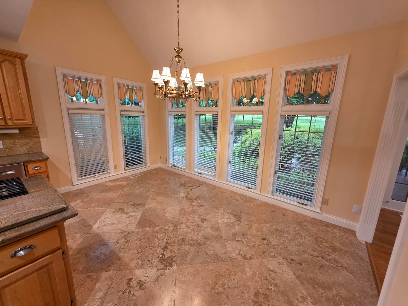 Somerset, Kentucky, 42503, United States, 4 Bedrooms Bedrooms, ,4 BathroomsBathrooms,Residential,For Sale,2048001