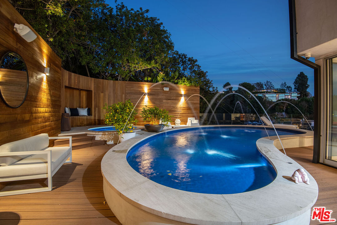 Los Angeles, California, 90069, United States, 4 Bedrooms Bedrooms, ,5 BathroomsBathrooms,Residential,For Sale,1759770