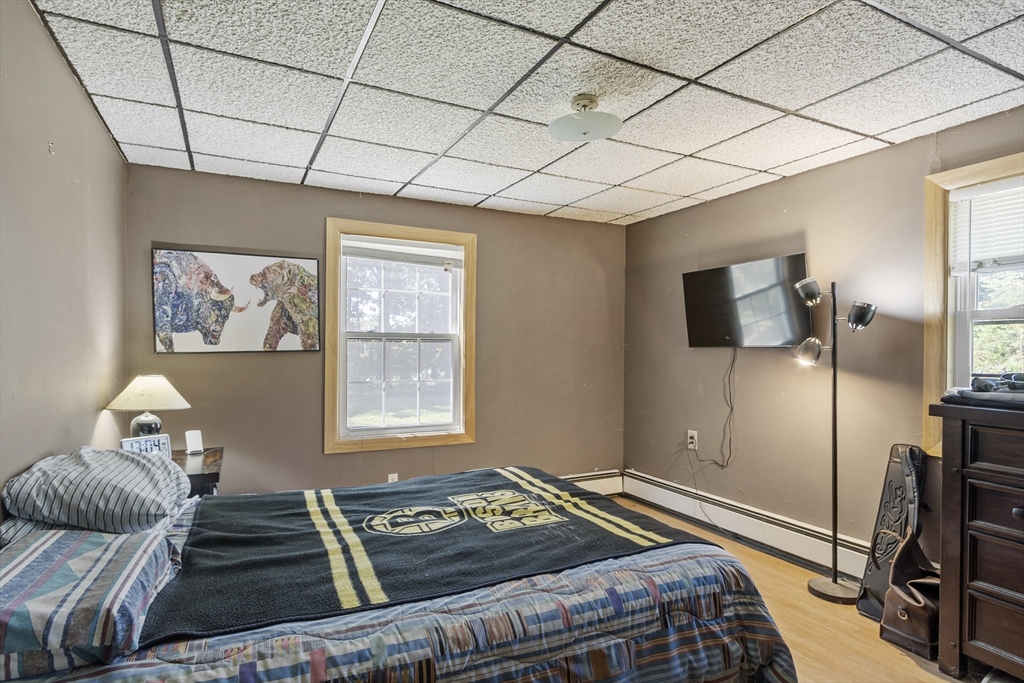 Framingham, Massachusetts, 01701, United States, 4 Bedrooms Bedrooms, ,3 BathroomsBathrooms,Residential,For Sale,1939196