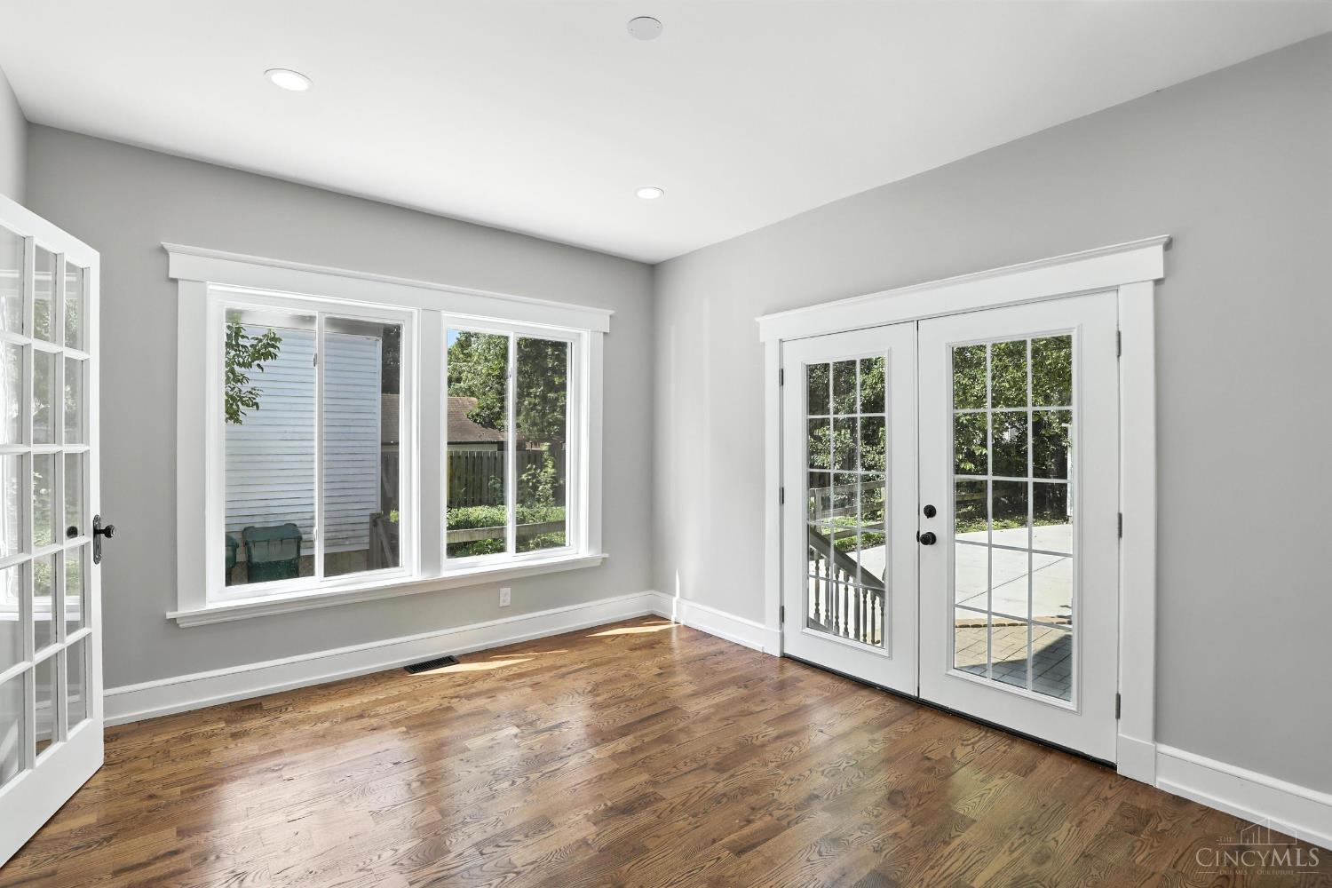 Cincinnati, Ohio, 45209, United States, 3 Bedrooms Bedrooms, ,3 BathroomsBathrooms,Residential,For Sale,1908402