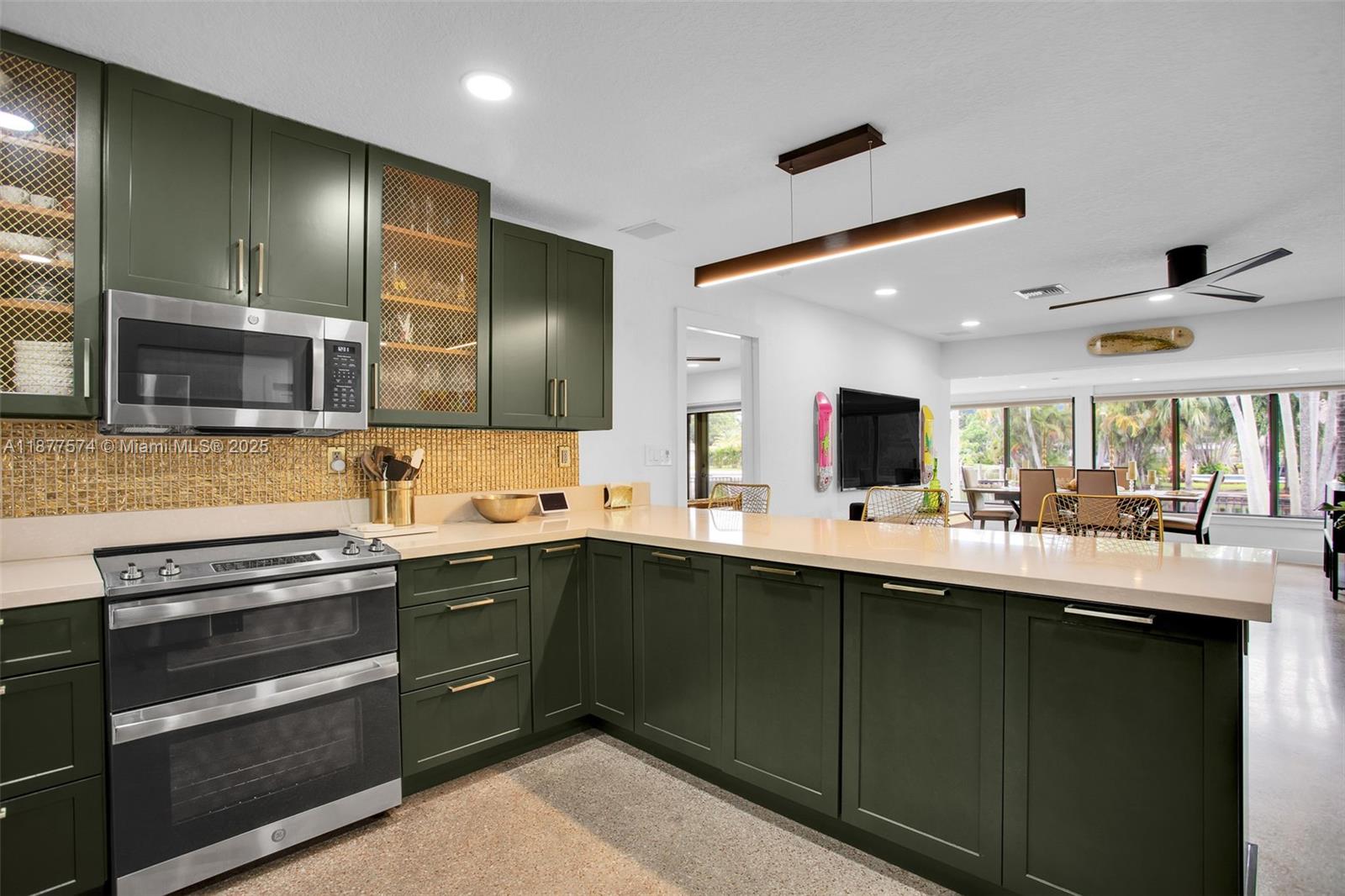Wilton Manors, Florida, 33334, United States, 3 Bedrooms Bedrooms, ,3 BathroomsBathrooms,Residential,For Sale,1947052