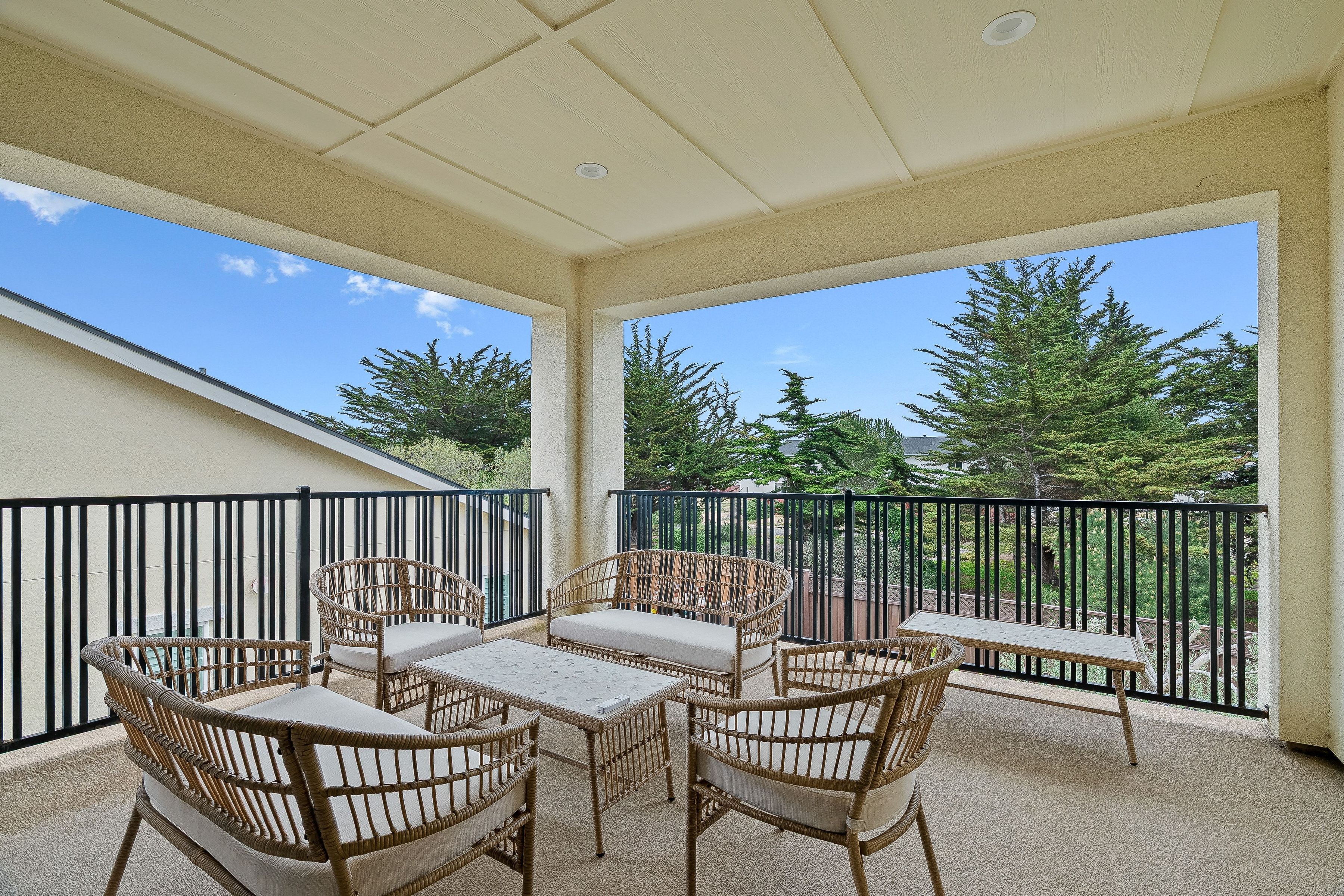  600 Bluffs Drive - 物件實景