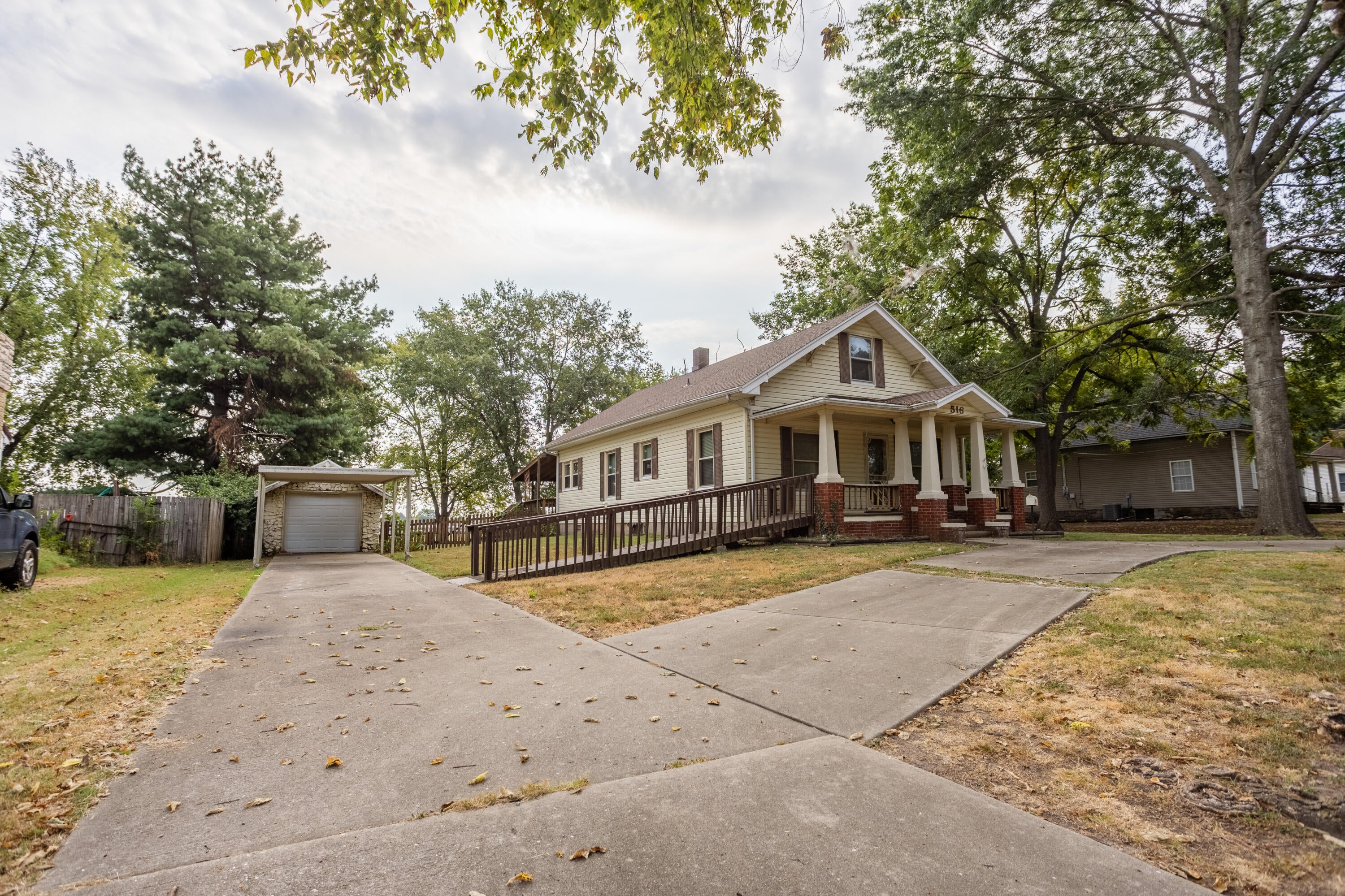 Pine Ave, Republic, MO 65738