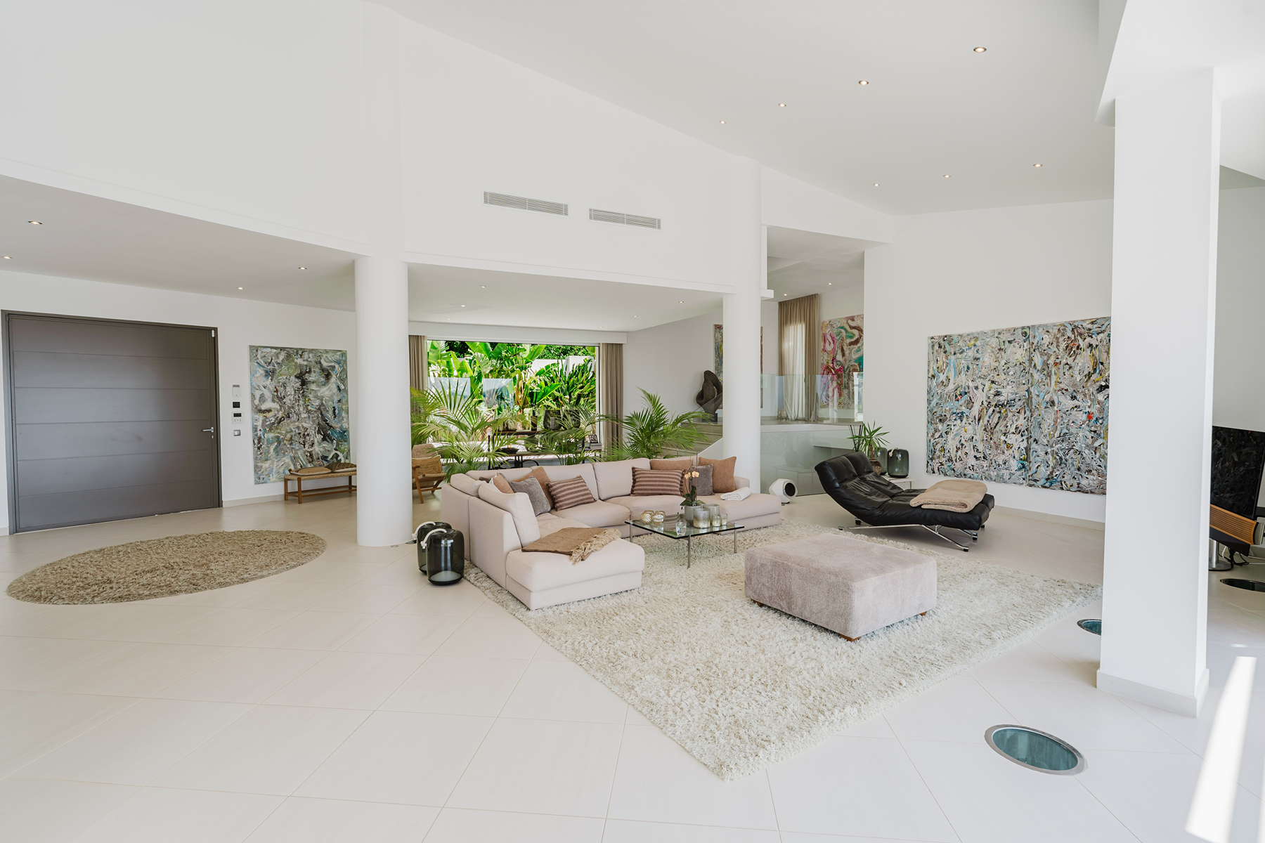  Modern-style villa with sea views in Port d