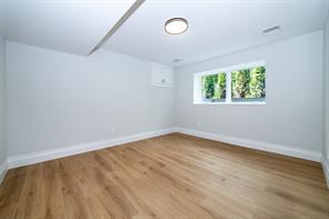 New Rochelle, New York, 10801, United States, 6 Bedrooms Bedrooms, ,5 BathroomsBathrooms,Residential,For Sale,1980613