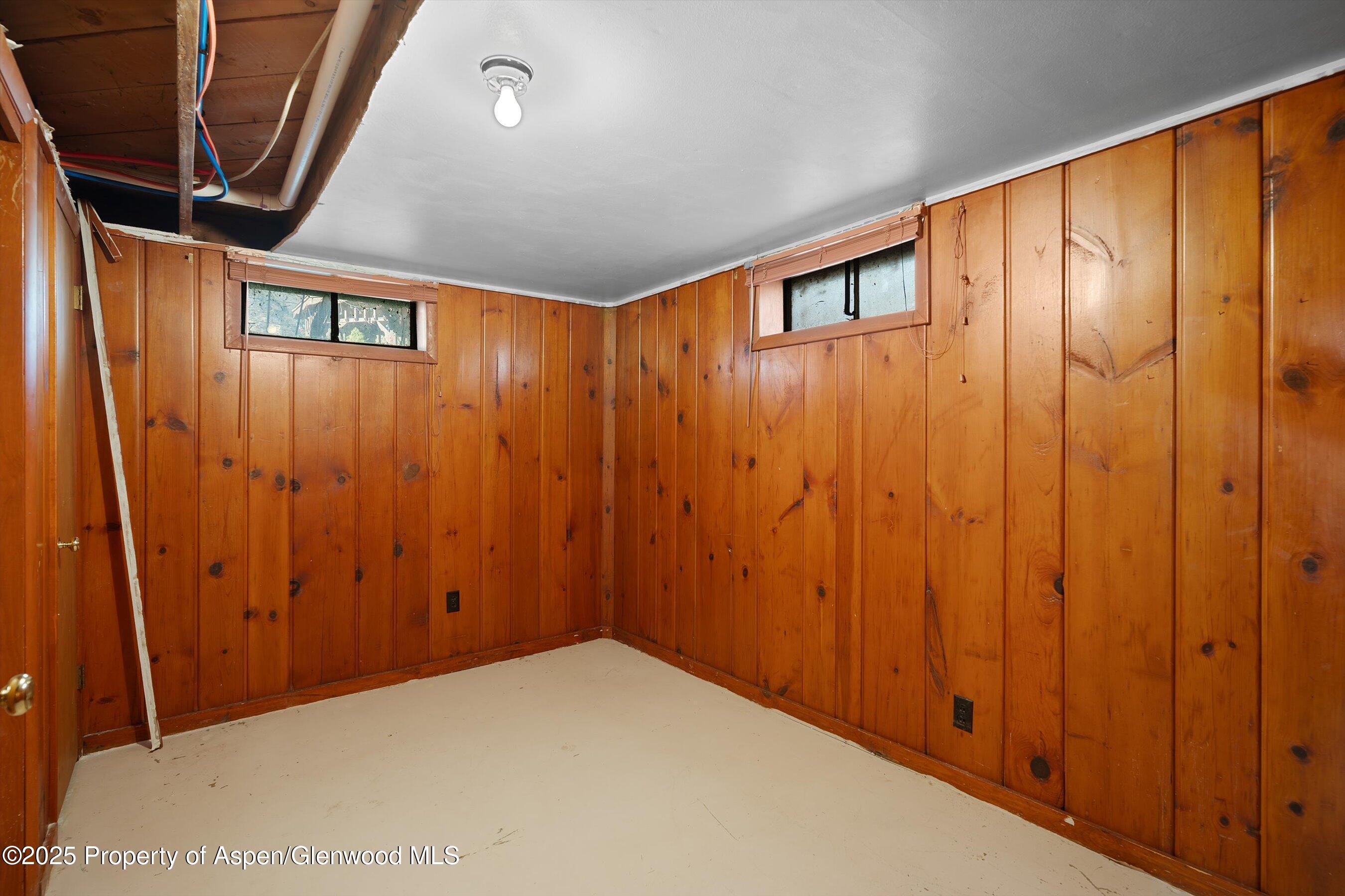 Glenwood Springs, Colorado, 81601, United States, 4 Bedrooms Bedrooms, ,2 BathroomsBathrooms,Residential,For Sale,1997060