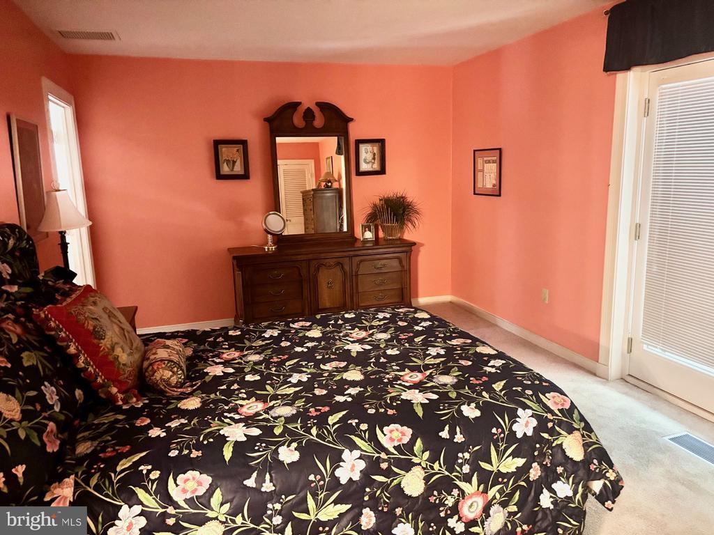 Fredericksburg, Virginia, 22401, United States, 4 Bedrooms Bedrooms, ,4 BathroomsBathrooms,Residential,For Sale,1917232
