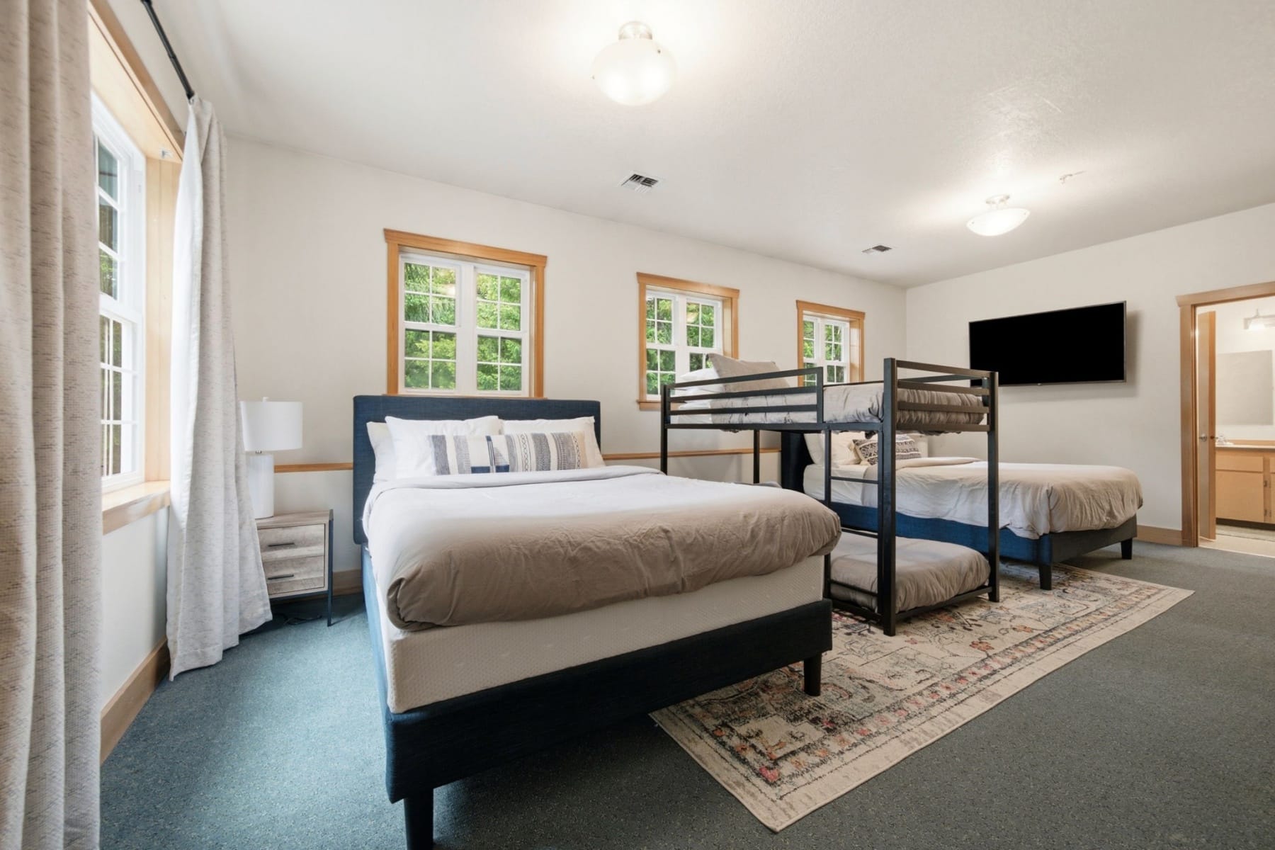  93732 E Highway 26 Government Camp, OR 97028 - 物件實景